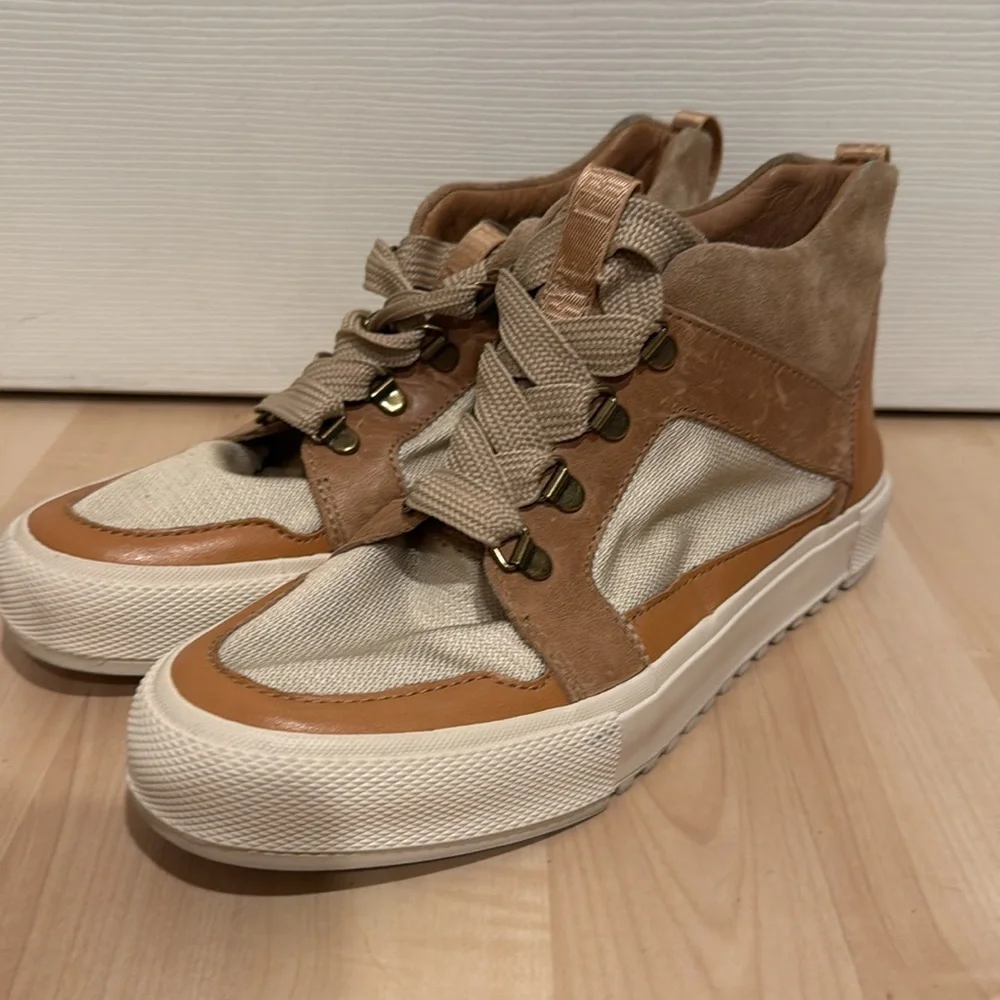 Frye Gia Lug Trail Sneaker Shoe in Beige Multi Leather And Canvas - Women’s 9 - Picture 2 of 8